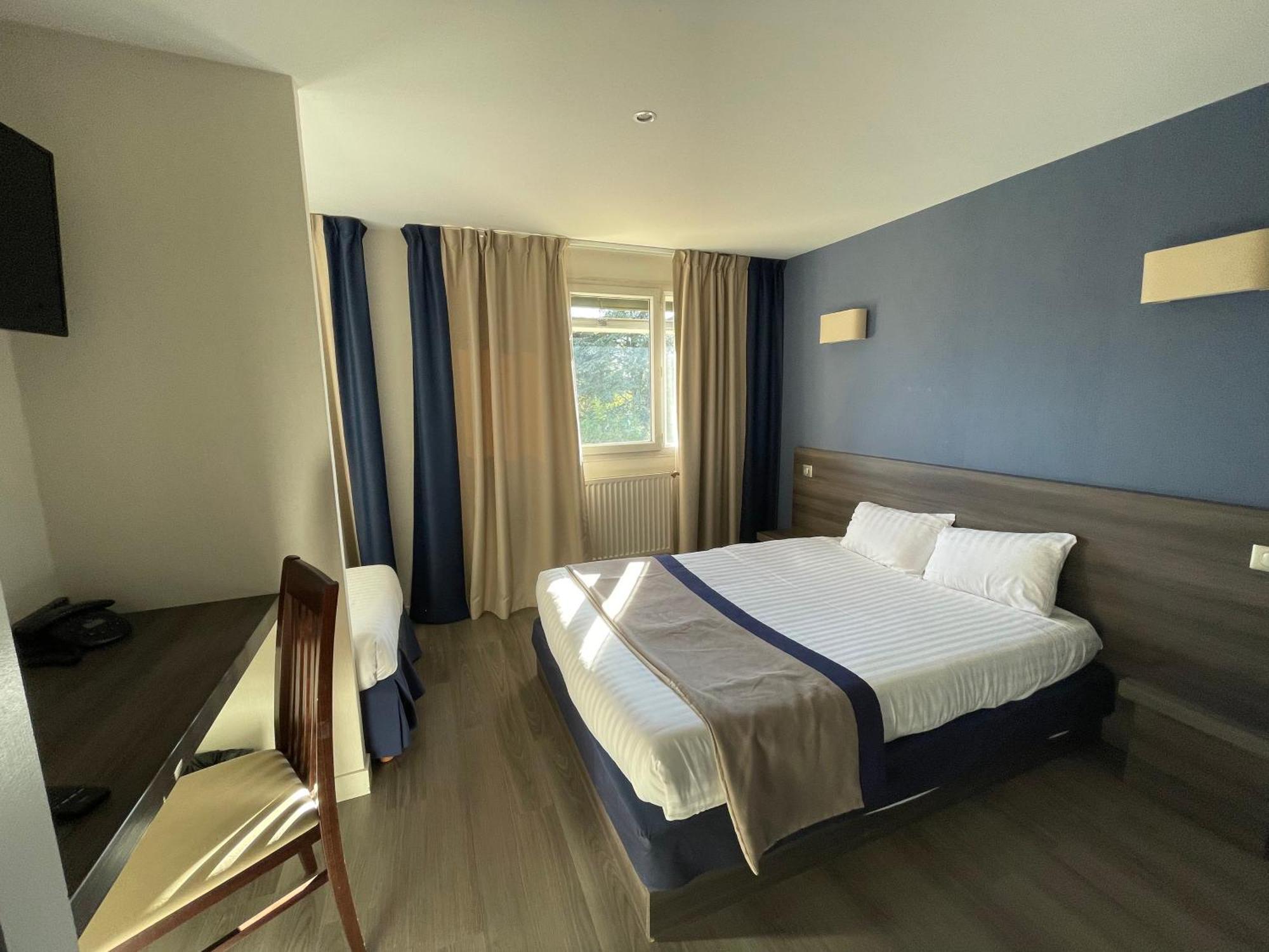 Hotel Valpre Ecully Exterior photo