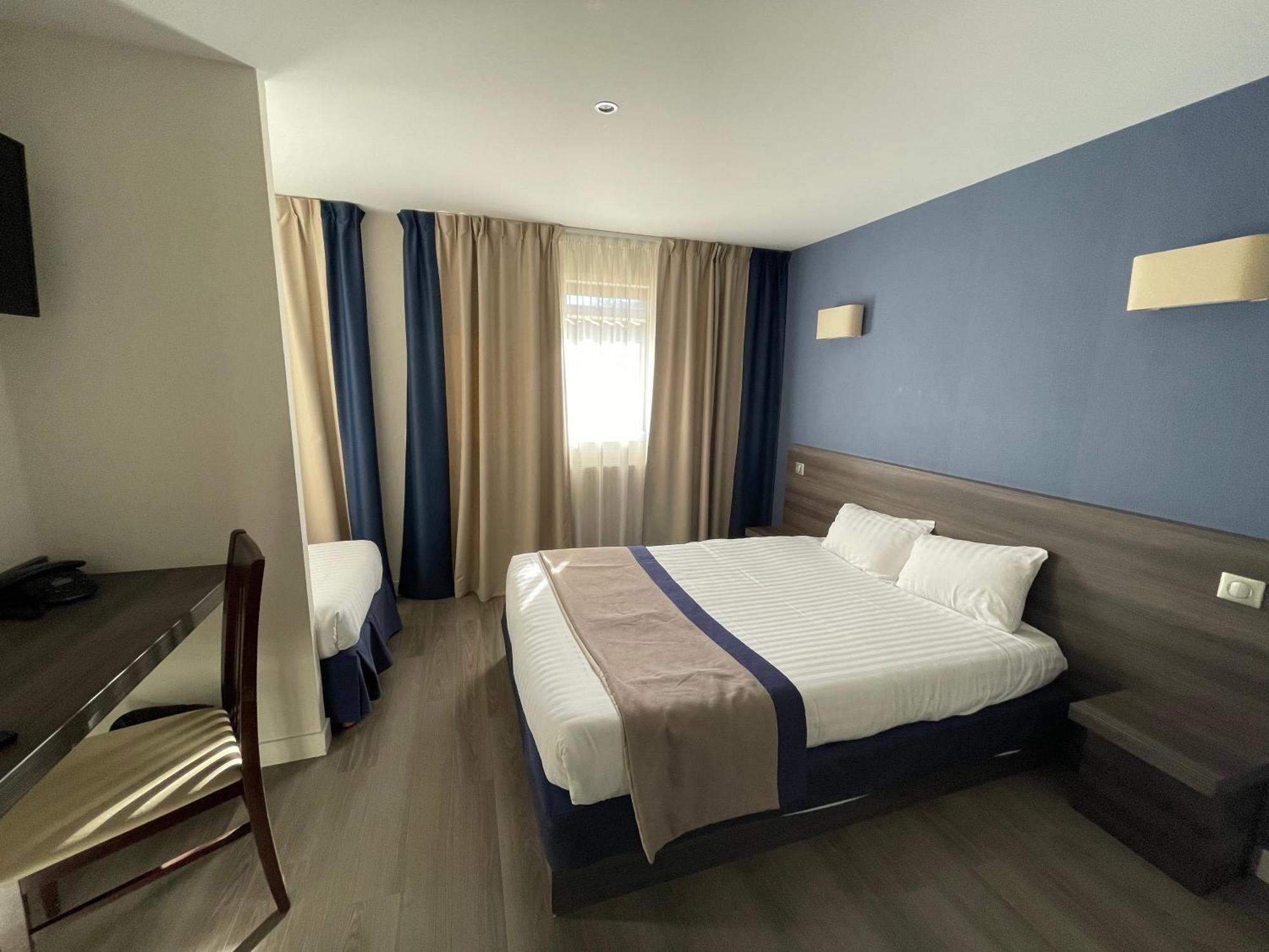 Hotel Valpre Ecully Exterior photo