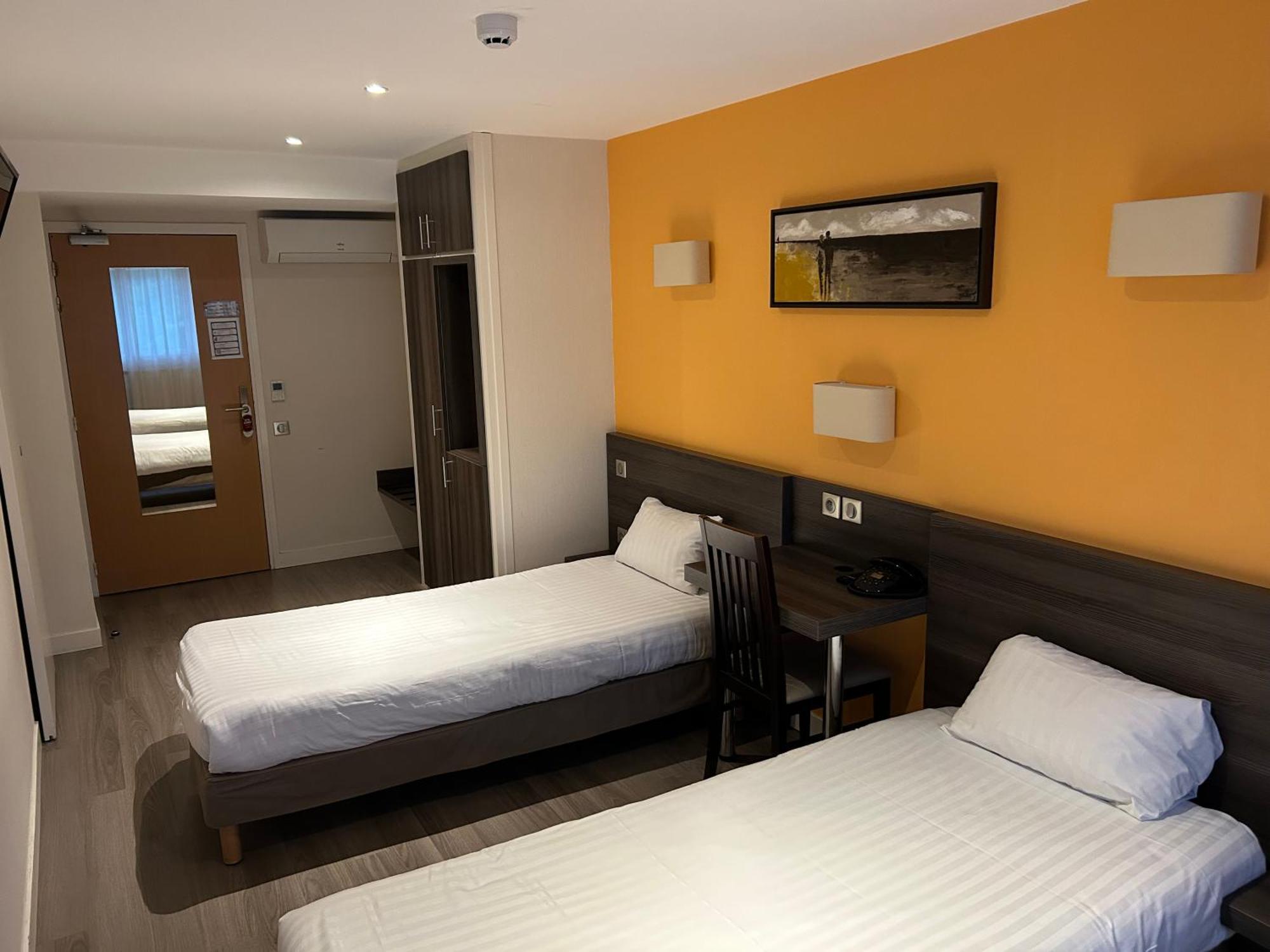 Hotel Valpre Ecully Exterior photo